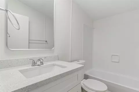Bath - 13488 Enchanted Cv, Willis, TX 77318 photo 2 of 2