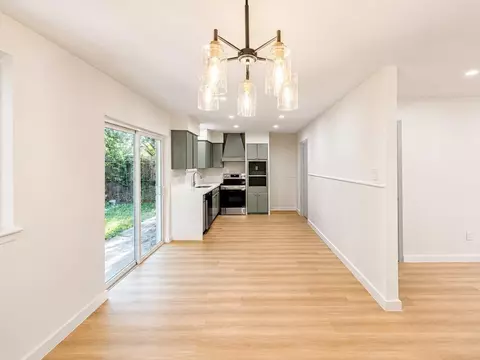 10911 Corona Ln, Houston, TX 77072