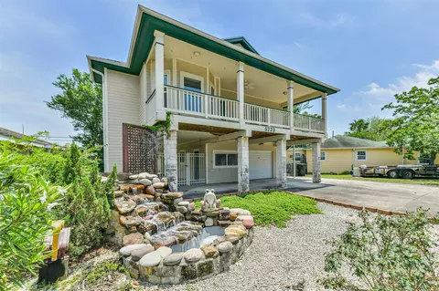 5723 Stewart Ave, Galveston, TX 77551