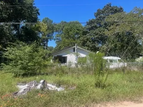 1304 S Railroad Ave, Shepherd, TX 77371