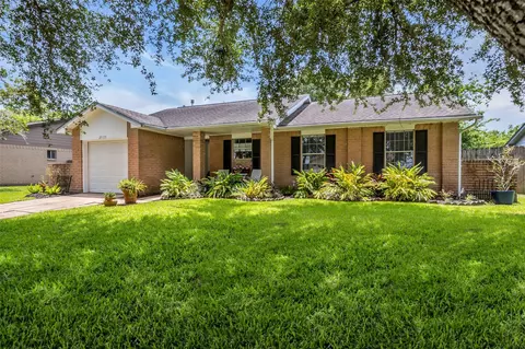 2535 Jeb Stuart Ct, League City, TX 77573