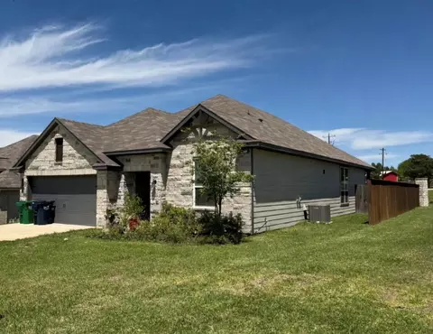 1452 Lake Ridge Dr, Brenham, TX 77833