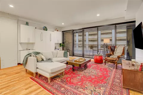 917 Main St #305, Houston, TX 77002