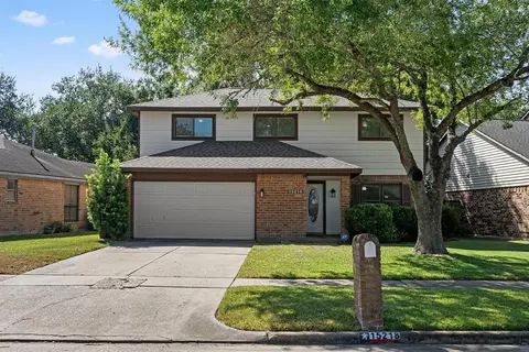15218 Harness Ln, Webster, TX 77598 photo 1