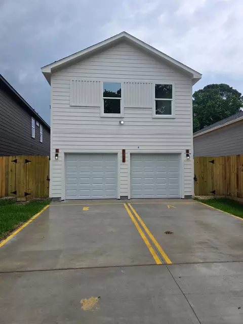 8122 De Priest St, Houston, TX 77088