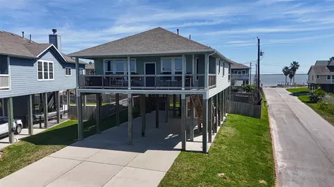 1300 Menard Ave, Seabrook, TX 77586