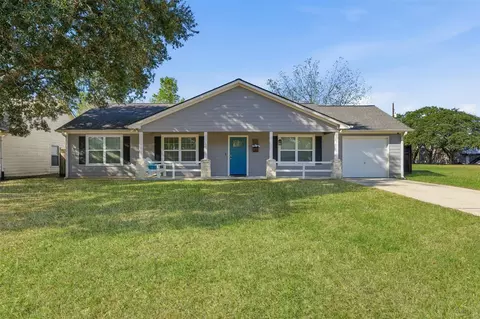1915 8th St, Hempstead, TX 77445 photo 1