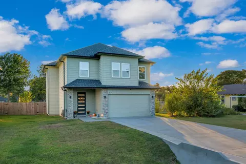 212 S Lobit St, La Porte, TX 77571