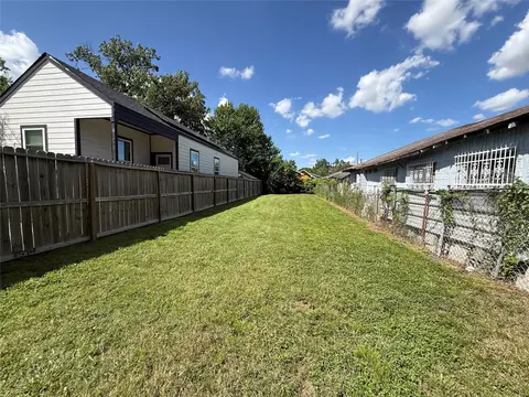 7709 Avenue E, Houston, TX 77012