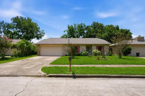 2319 Grindstone Ln, Sugar Land, TX 77478
