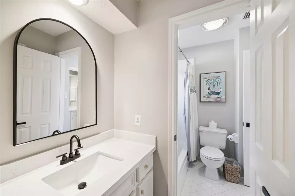 Bath - 5006 Sandy Cedar Dr, Kingwood, TX 77345 photo 5 of 5