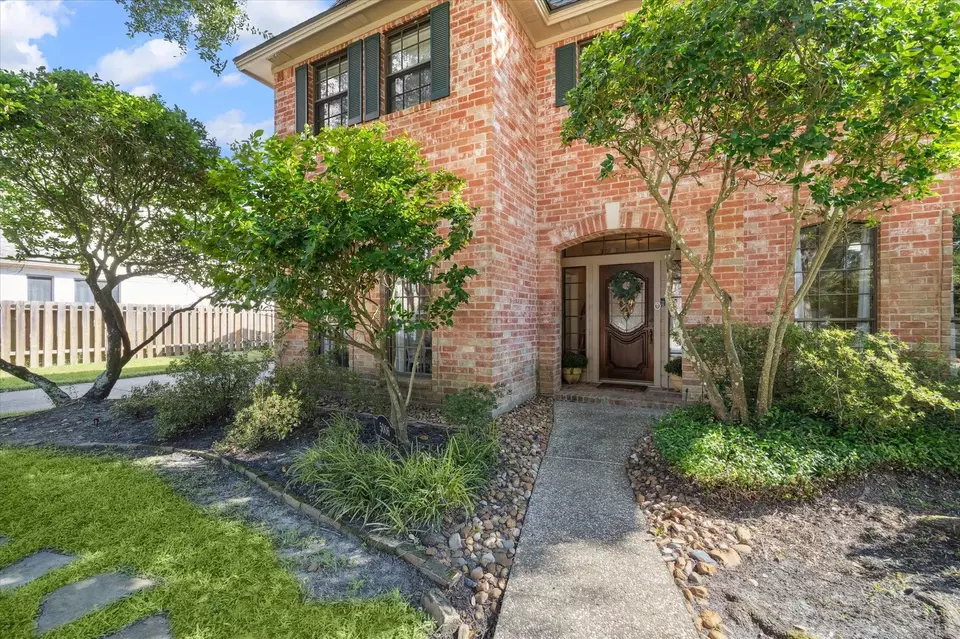 Exterior - 5006 Sandy Cedar Dr, Kingwood, TX 77345 photo 5 of 8