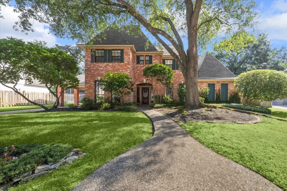 Exterior - 5006 Sandy Cedar Dr, Kingwood, TX 77345 photo 2 of 8