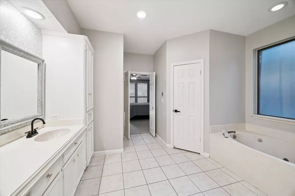 Entry Way - 5006 Sandy Cedar Dr, Kingwood, TX 77345 photo 2 of 2