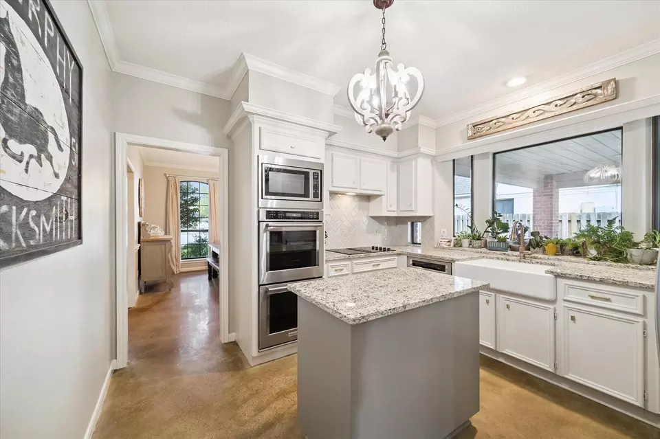 Kitchen - 5006 Sandy Cedar Dr, Kingwood, TX 77345 photo 3 of 3