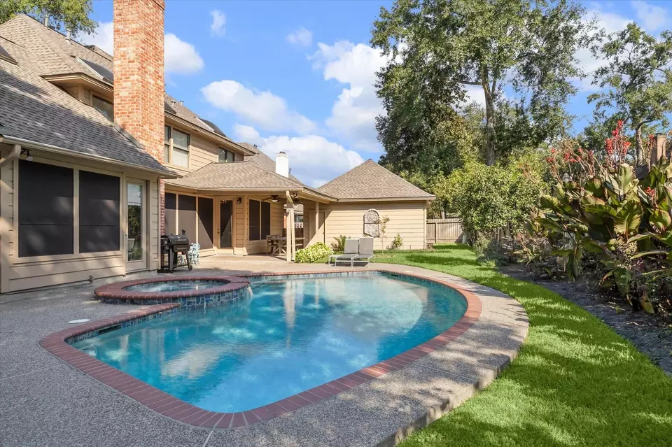 Exterior - 5006 Sandy Cedar Dr, Kingwood, TX 77345 photo 7 of 8