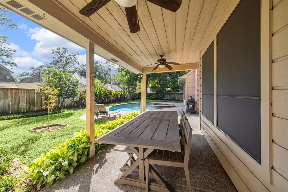 Exterior - 5006 Sandy Cedar Dr, Kingwood, TX 77345 photo 6 of 8