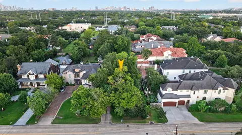 6405 Newcastle St, Bellaire, TX 77401