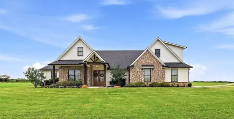 10547 Acacia Ln, Hearne, TX 77859