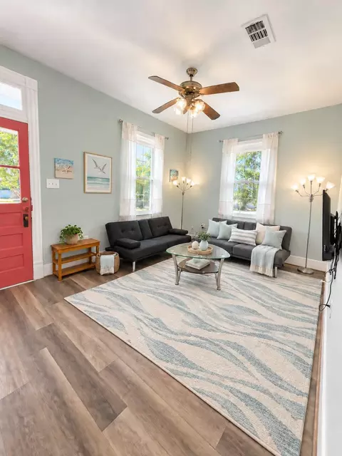 4015 Avenue O, Galveston, TX 77550