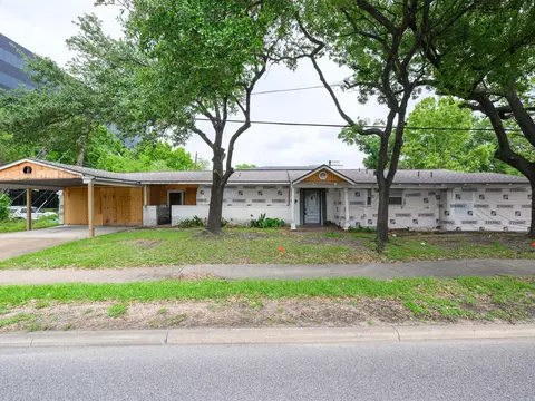 4660 Spruce St, Bellaire, TX 77401