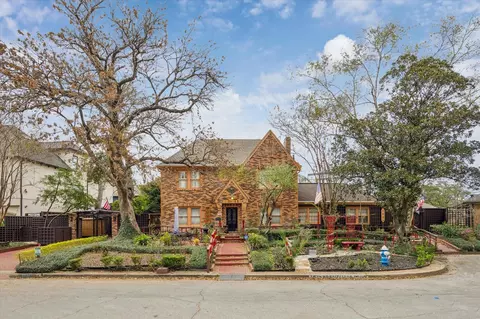 2036 Brentwood Dr, Houston, TX 77019