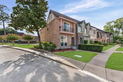 830 Threadneedle St #240, Houston, TX 77079