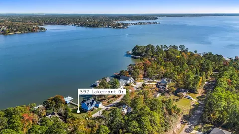 592 Lakefront Dr, Onalaska, TX 77360