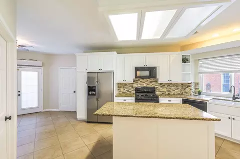 Kitchen - 19623 Teller Blvd, Spring, TX 77388 photo 4 of 5