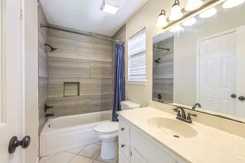 Bath - 19623 Teller Blvd, Spring, TX 77388 photo 5 of 6
