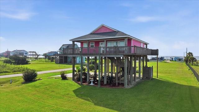 1008 Rollover Cir, Gilchrist, TX 77617
