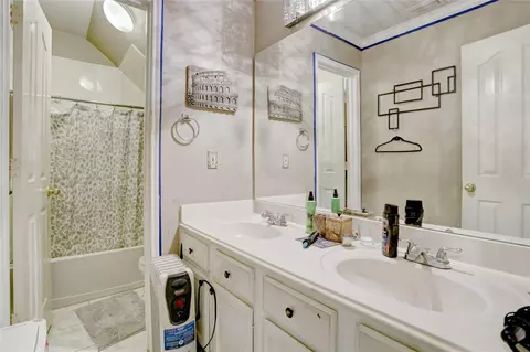 Bath - 7022 Treaschwig Rd, Spring, TX 77373 photo 2 of 3