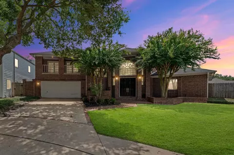 8122 Meadow Crest St, Houston, TX 77071