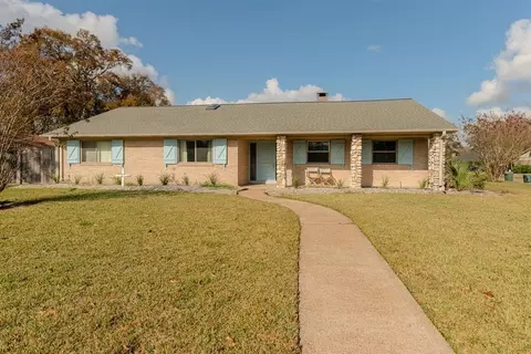 5710 Pickwick Ln, Beaumont, TX 77706