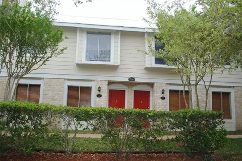 716 Memorial Mews St #4, Houston, TX 77079