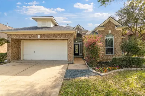 2105 Forest Glen Ln, Kemah, TX 77565