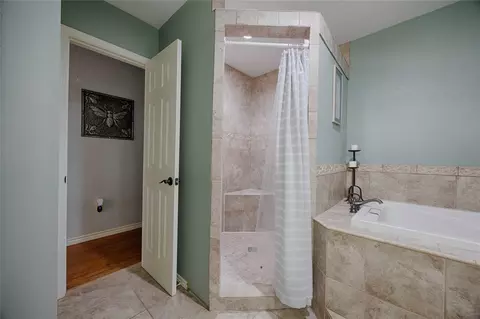 Bath - 403 E 7th St, Flatonia, TX 78941 photo 1 of 3