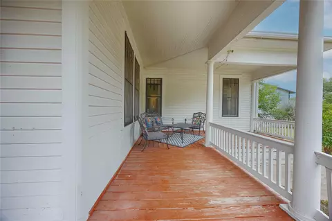 Exterior - 403 E 7th St, Flatonia, TX 78941 photo 4 of 5