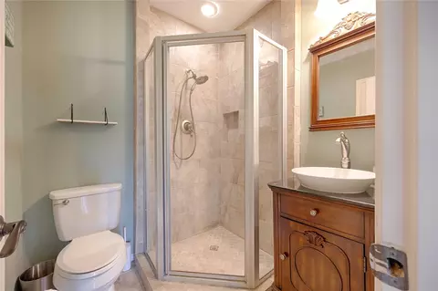 Bath - 403 E 7th St, Flatonia, TX 78941 photo 3 of 3