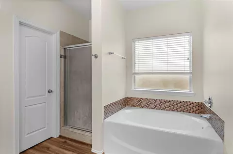 Bath - 1069 Shadow Glenn Dr, Conroe, TX 77301 photo 1 of 4