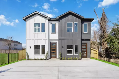 7961 Henson St #A/B, Houston, TX 77028