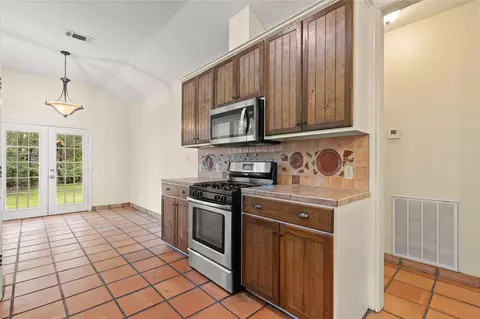 Kitchen - 21800 Stargrass Dr, Spring, TX 77388 photo 2 of 2