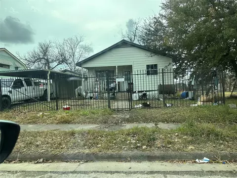 4704 Stonewall St, Houston, TX 77020