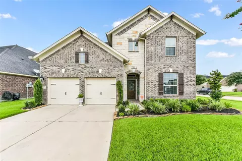 2111 Scissor Tail Rd, Pearland, TX 77581