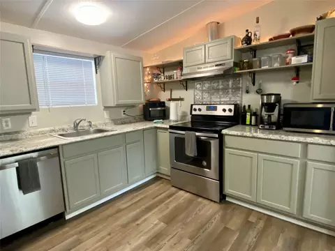 Kitchen - 1216 Cardinal Ln, Trinity, TX 75862 photo 2 of 2