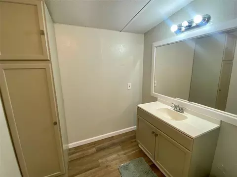 Bath - 1216 Cardinal Ln, Trinity, TX 75862 photo 2 of 3