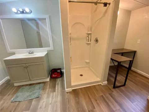 Bath - 1216 Cardinal Ln, Trinity, TX 75862 photo 1 of 3