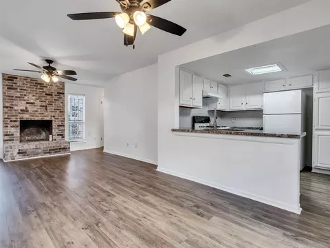 1208 N Logan St, Texas City, TX 77590