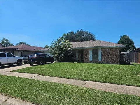 750 Columbia Ln, Deer Park, TX 77536