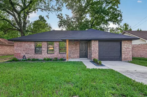 106 Little Bill Ln, Willis, TX 77378